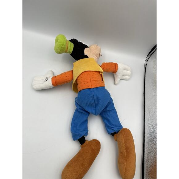 Vintage 1999 Disney Goofy 8 Inch Stuffed Plushie - Picture 6 of 6
